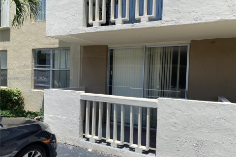 Copropriété à vendre à North Miami, Floride: 1 chambre, 66.33 m2 № 2023958 - photo 3