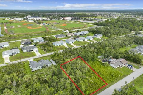 Commercial property in Port Charlotte, Florida № 2158076 - photo 3