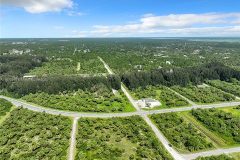 Commercial property in Port Charlotte, Florida № 2158076 - photo 22