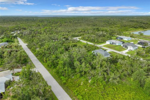 Commercial property in Port Charlotte, Florida № 2158076 - photo 5