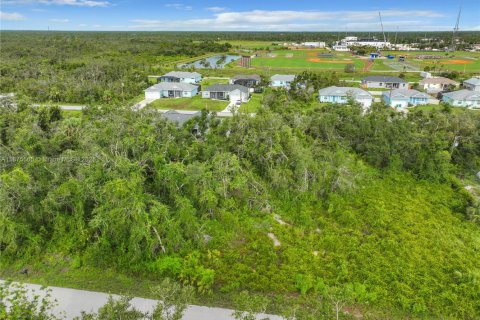 Commercial property in Port Charlotte, Florida № 2158076 - photo 6