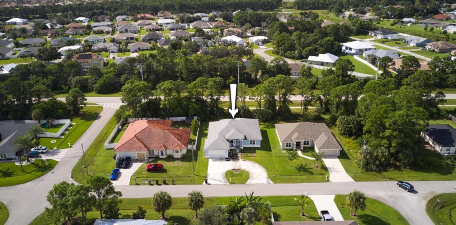 Villa ou maison à Port St. Lucie, Floride 3 chambres, 243.96 m2 № 2413304
