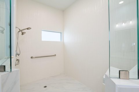 Villa ou maison à vendre à Port St. Lucie, Floride: 3 chambres, 243.96 m2 № 2413304 - photo 21