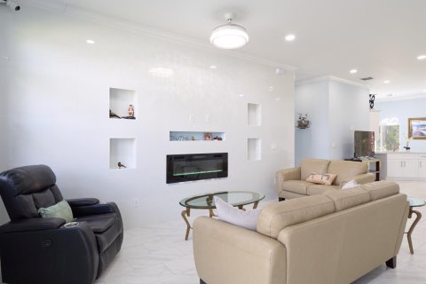 Villa ou maison à vendre à Port St. Lucie, Floride: 3 chambres, 243.96 m2 № 2413304 - photo 3