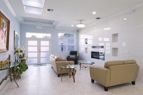 Villa ou maison à vendre à Port St. Lucie, Floride: 3 chambres, 243.96 m2 № 2413304 - photo 2