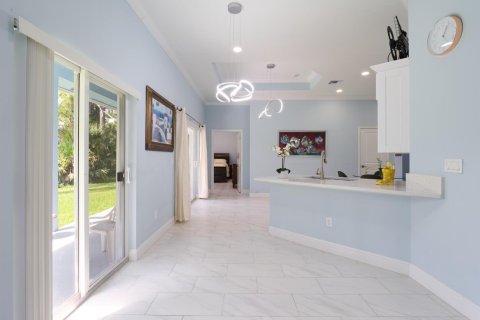Villa ou maison à vendre à Port St. Lucie, Floride: 3 chambres, 243.96 m2 № 2413304 - photo 13