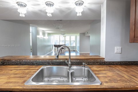 Condominio en venta en Coconut Creek, Florida, 2 dormitorios, 101.54 m2 № 1969687 - foto 6