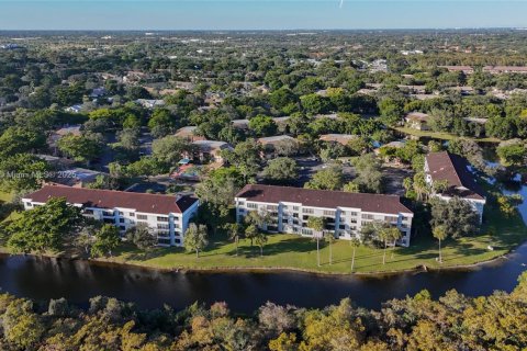 Condominio en venta en Coconut Creek, Florida, 2 dormitorios, 101.54 m2 № 1969687 - foto 24