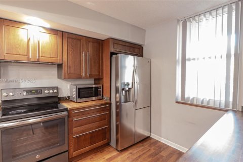 Condominio en venta en Coconut Creek, Florida, 2 dormitorios, 101.54 m2 № 1969687 - foto 10