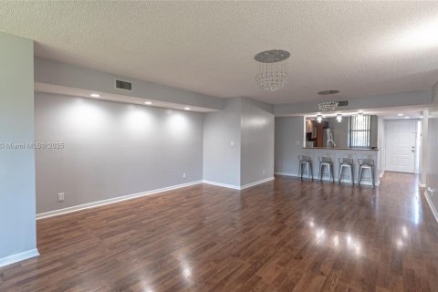 Condominio en venta en Coconut Creek, Florida, 2 dormitorios, 101.54 m2 № 1969687 - foto 4