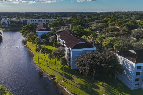 Condominio en venta en Coconut Creek, Florida, 2 dormitorios, 101.54 m2 № 1969687 - foto 26