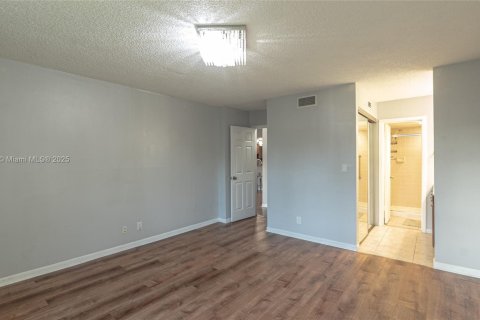 Condominio en venta en Coconut Creek, Florida, 2 dormitorios, 101.54 m2 № 1969687 - foto 17