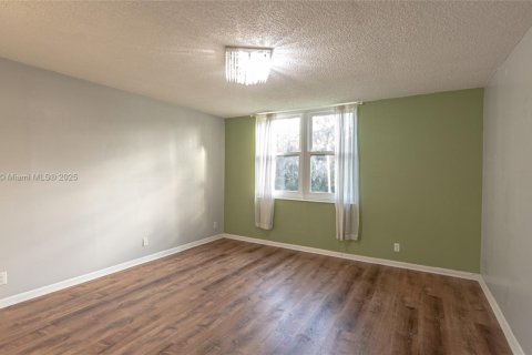 Condominio en venta en Coconut Creek, Florida, 2 dormitorios, 101.54 m2 № 1969687 - foto 16