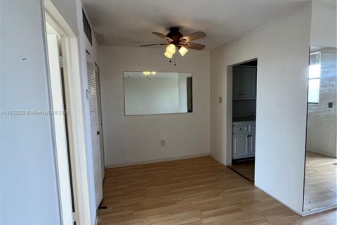 Condominio en venta en North Miami, Florida, 1 dormitorio, 57.32 m2 № 1783767 - foto 4