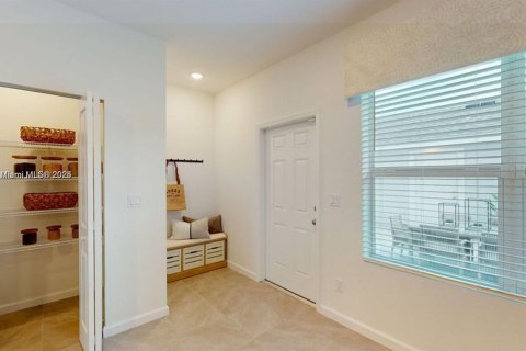 Снять в аренду таунхаус в Порт-Сент-Луси, Флорида 3 спальни, 136.01м2, № 1942301 - фото 21