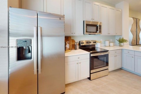 Снять в аренду таунхаус в Порт-Сент-Луси, Флорида 3 спальни, 136.01м2, № 1942301 - фото 24