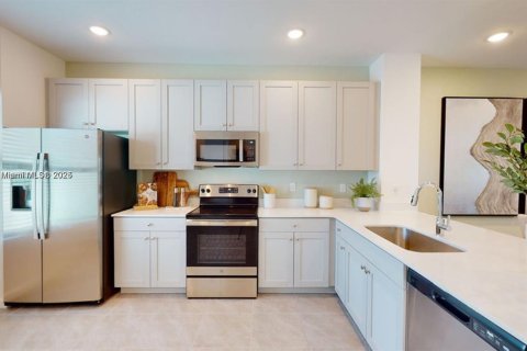 Снять в аренду таунхаус в Порт-Сент-Луси, Флорида 3 спальни, 136.01м2, № 1942301 - фото 23