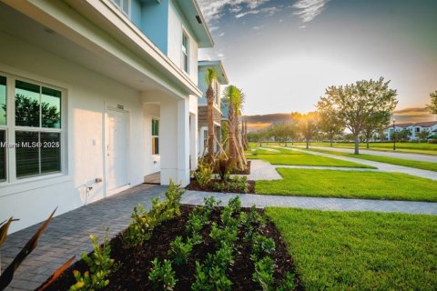 Снять в аренду таунхаус в Порт-Сент-Луси, Флорида 3 спальни, 136.01м2, № 1942301 - фото 12