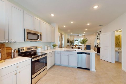 Снять в аренду таунхаус в Порт-Сент-Луси, Флорида 3 спальни, 136.01м2, № 1942301 - фото 19