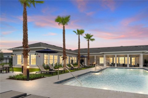 Снять в аренду таунхаус в Порт-Сент-Луси, Флорида 3 спальни, 136.01м2, № 1942301 - фото 4