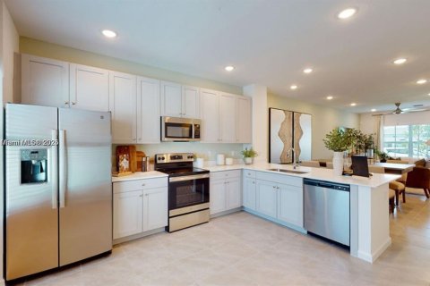 Снять в аренду таунхаус в Порт-Сент-Луси, Флорида 3 спальни, 136.01м2, № 1942301 - фото 25