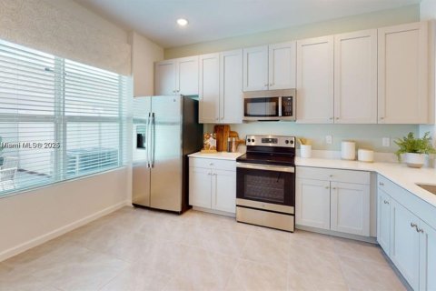 Снять в аренду таунхаус в Порт-Сент-Луси, Флорида 3 спальни, 136.01м2, № 1942301 - фото 22