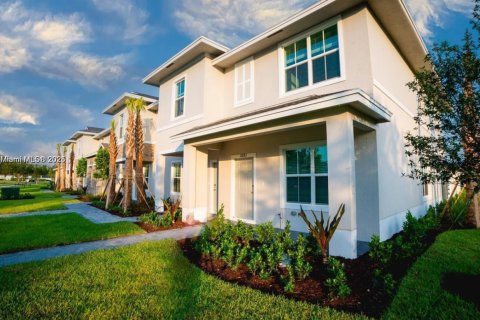 Снять в аренду таунхаус в Порт-Сент-Луси, Флорида 3 спальни, 136.01м2, № 1942301 - фото 11