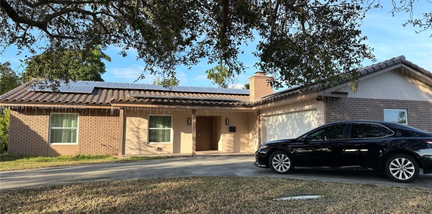 Casa en Coral Springs, Florida 4 dormitorios, 181.25 m2 № 1942112