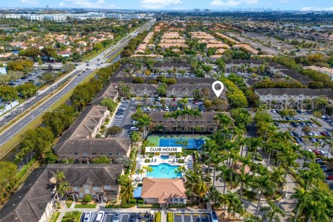 Adosado en venta en Doral, Florida, 3 dormitorios, 131.92 m2 № 2029281 - foto 23