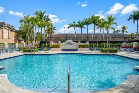 Adosado en venta en Doral, Florida, 3 dormitorios, 131.92 m2 № 2029281 - foto 24