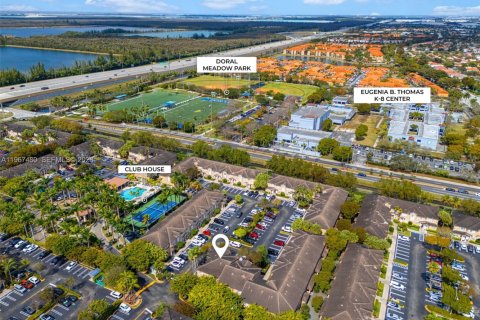 Adosado en venta en Doral, Florida, 3 dormitorios, 131.92 m2 № 2029281 - foto 21