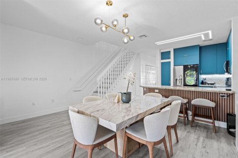 Adosado en venta en Doral, Florida, 3 dormitorios, 131.92 m2 № 2029281 - foto 6