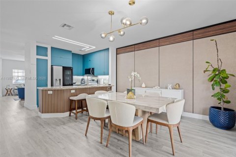 Adosado en Doral, Florida 3 dormitorios, 131.92 m2 № 2029281