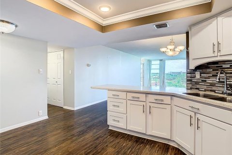 Condo in South Pasadena, Florida, 2 bedrooms  № 2214742 - photo 15