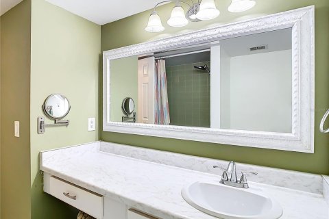Condo in South Pasadena, Florida, 2 bedrooms  № 2214742 - photo 28