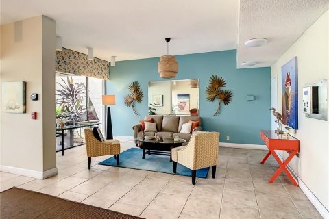 Condo in South Pasadena, Florida, 2 bedrooms  № 2214742 - photo 7