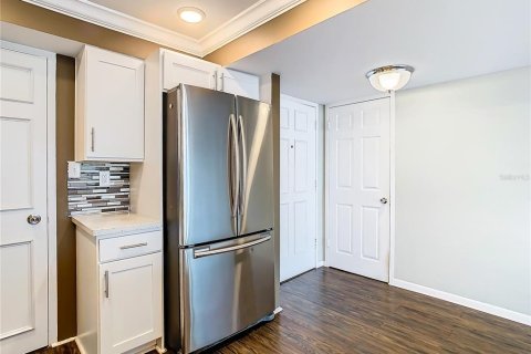 Condo in South Pasadena, Florida, 2 bedrooms  № 2214742 - photo 16