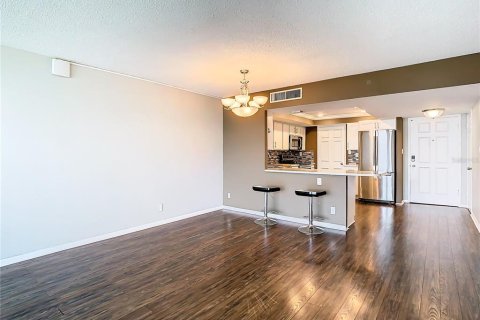 Condo in South Pasadena, Florida, 2 bedrooms  № 2214742 - photo 21