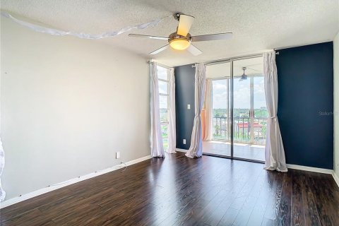 Condo in South Pasadena, Florida, 2 bedrooms  № 2214742 - photo 26