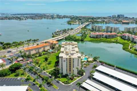 Condo in South Pasadena, Florida, 2 bedrooms  № 2214742 - photo 5