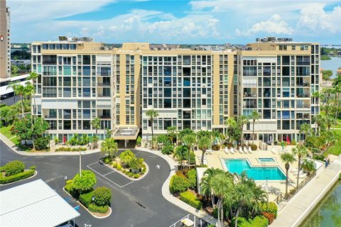 Condo in South Pasadena, Florida, 2 bedrooms  № 2214742 - photo 2