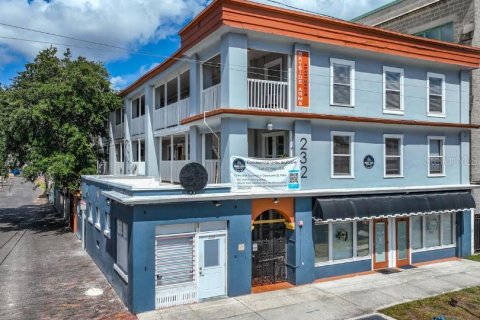 Propiedad comercial en alquiler en Saint Petersburg, Florida, 44.59 m2 № 1774884 - foto 1
