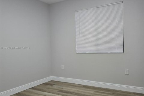 Casa en venta en Hialeah, Florida, 3 dormitorios, 106.84 m2 № 1921757 - foto 23