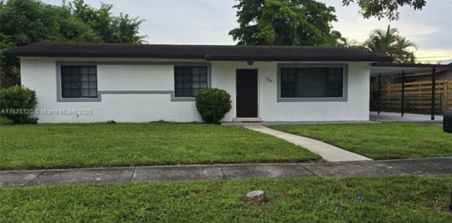 Casa en Hialeah, Florida 3 dormitorios, 106.84 m2 № 1921757