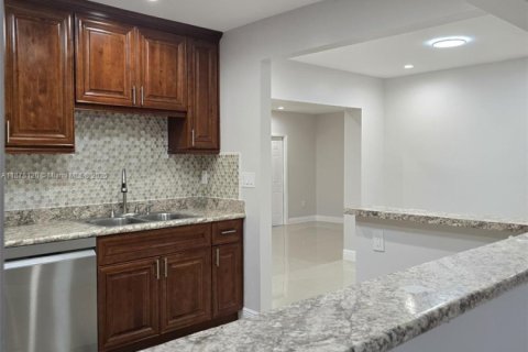 Купить виллу или дом в Хайалиа, Флорида 3 спальни, 106.84м2, № 1921757 - фото 8