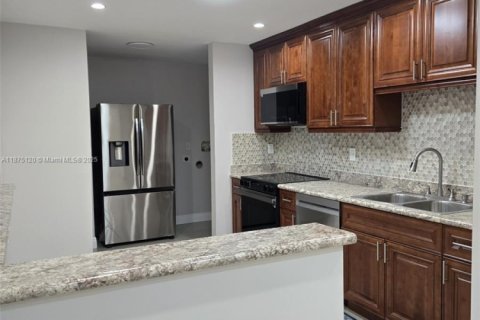 Купить виллу или дом в Хайалиа, Флорида 3 спальни, 106.84м2, № 1921757 - фото 7