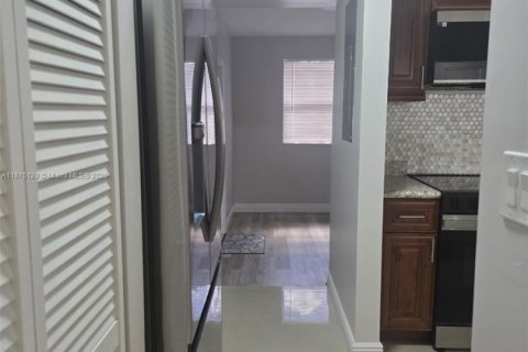 Casa en venta en Hialeah, Florida, 3 dormitorios, 106.84 m2 № 1921757 - foto 29