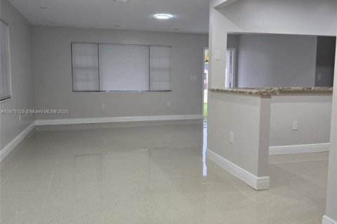 Купить виллу или дом в Хайалиа, Флорида 3 спальни, 106.84м2, № 1921757 - фото 9