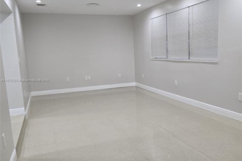 Купить виллу или дом в Хайалиа, Флорида 3 спальни, 106.84м2, № 1921757 - фото 16