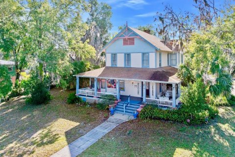 House in DeLand, Florida 5 bedrooms, 383.04 sq.m. № 2339703
